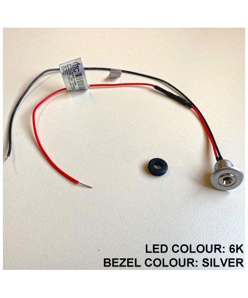 Lampa LED na pin biała (6300K) z ramką niklową.