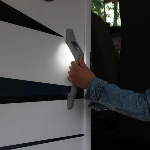 Poignée d'appui blanche à énergie solaire